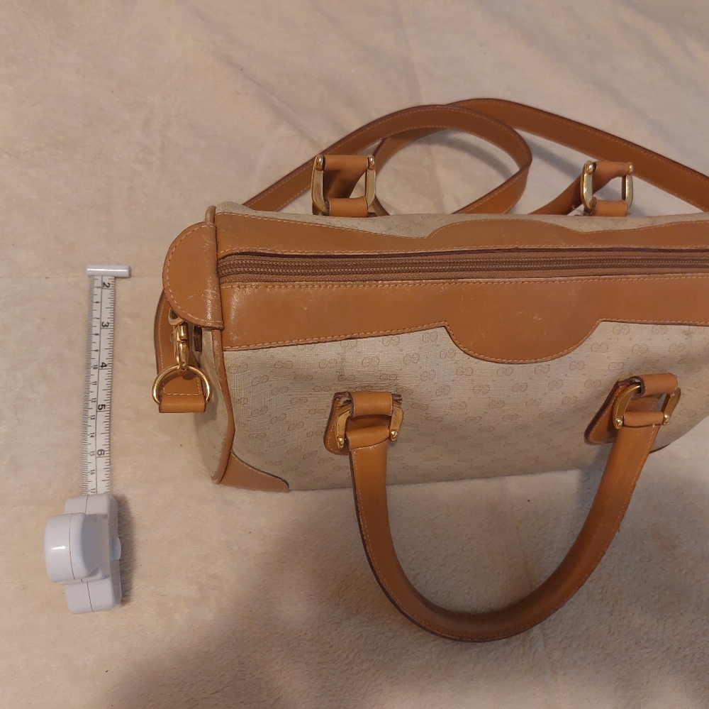 Authentic Vintage Gucci Body Bag - Picture 10 of 14